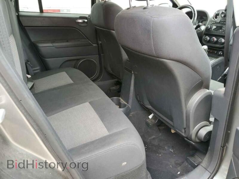 2011 Jeep COMPASS (VIN 1J4NF1FB7BD201872) — photo 6 of 10