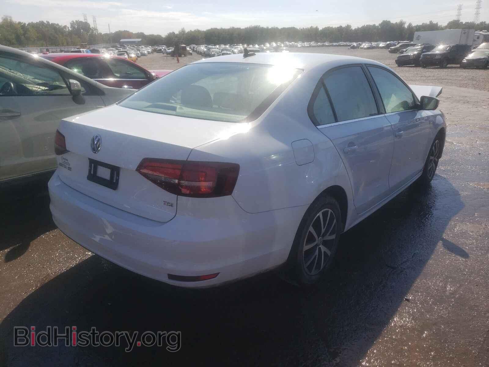 2017 VOLKSWAGEN JETTA - VIN: 3VWDB7AJ7HM281960 - Фото 4