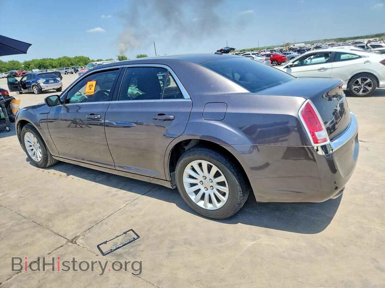 2014 CHRYSLER 300 - VIN: 2C3CCAAG0EH376193 - Фото 2