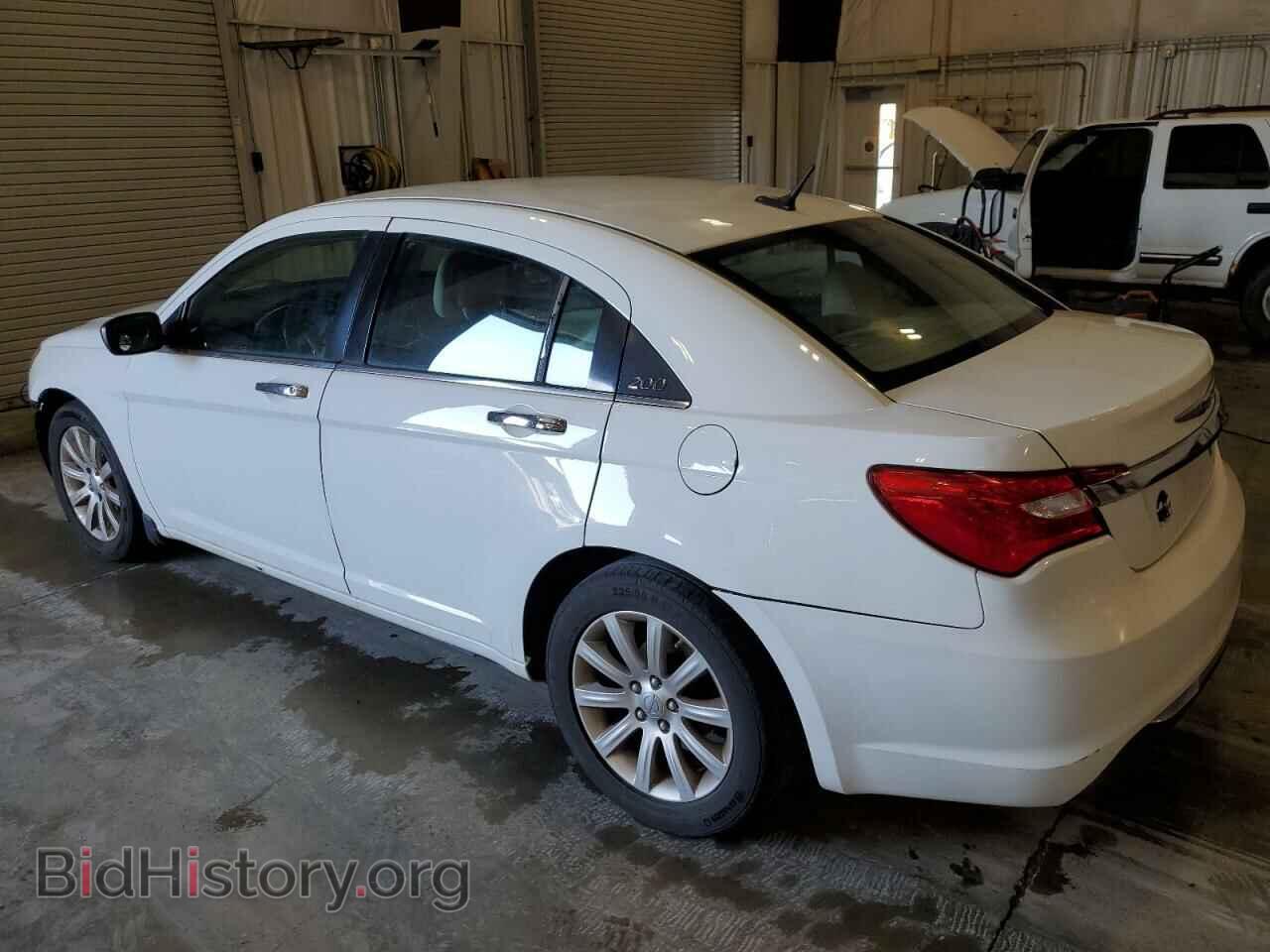 2013 CHRYSLER 200 - VIN: 1C3CCBCG0DN603262 - Фото 2