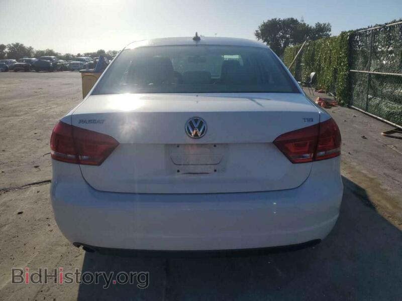 2015 Volkswagen PASSAT (VIN 1VWAT7A32FC061013) — фото 6 из 12