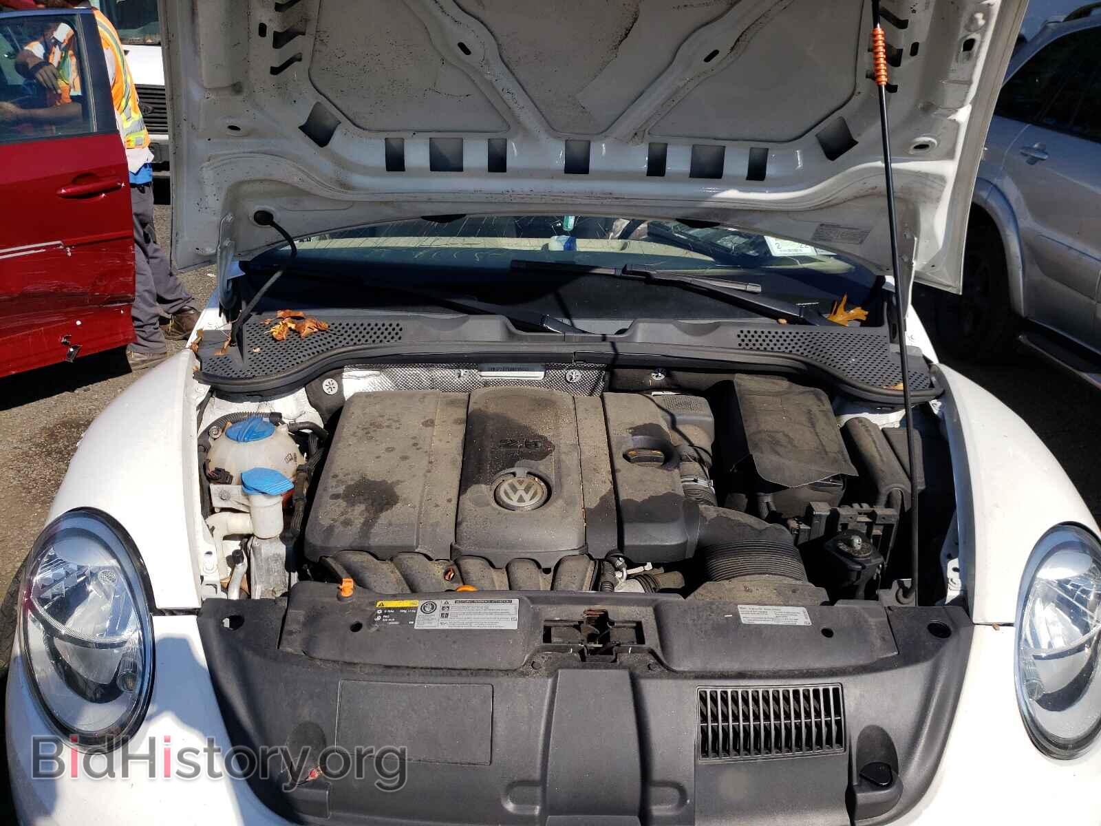 2013 VOLKSWAGEN BEETLE - VIN: 3VW5P7AT9DM810648 - Фото 7