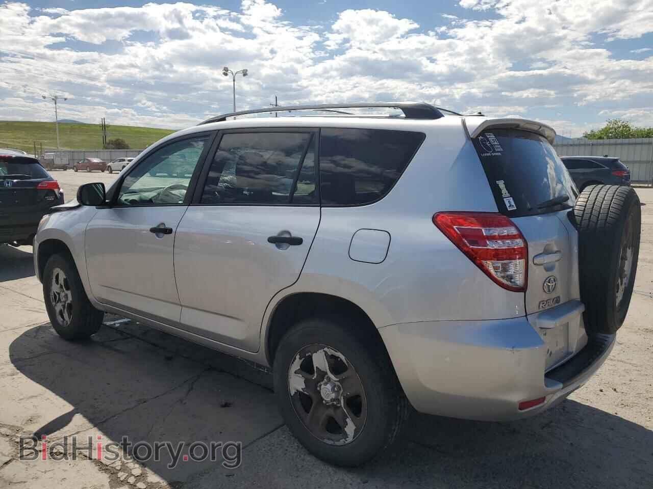 2011 TOYOTA RAV4 - VIN: 2T3BF4DV8BW086032 - Фото 2