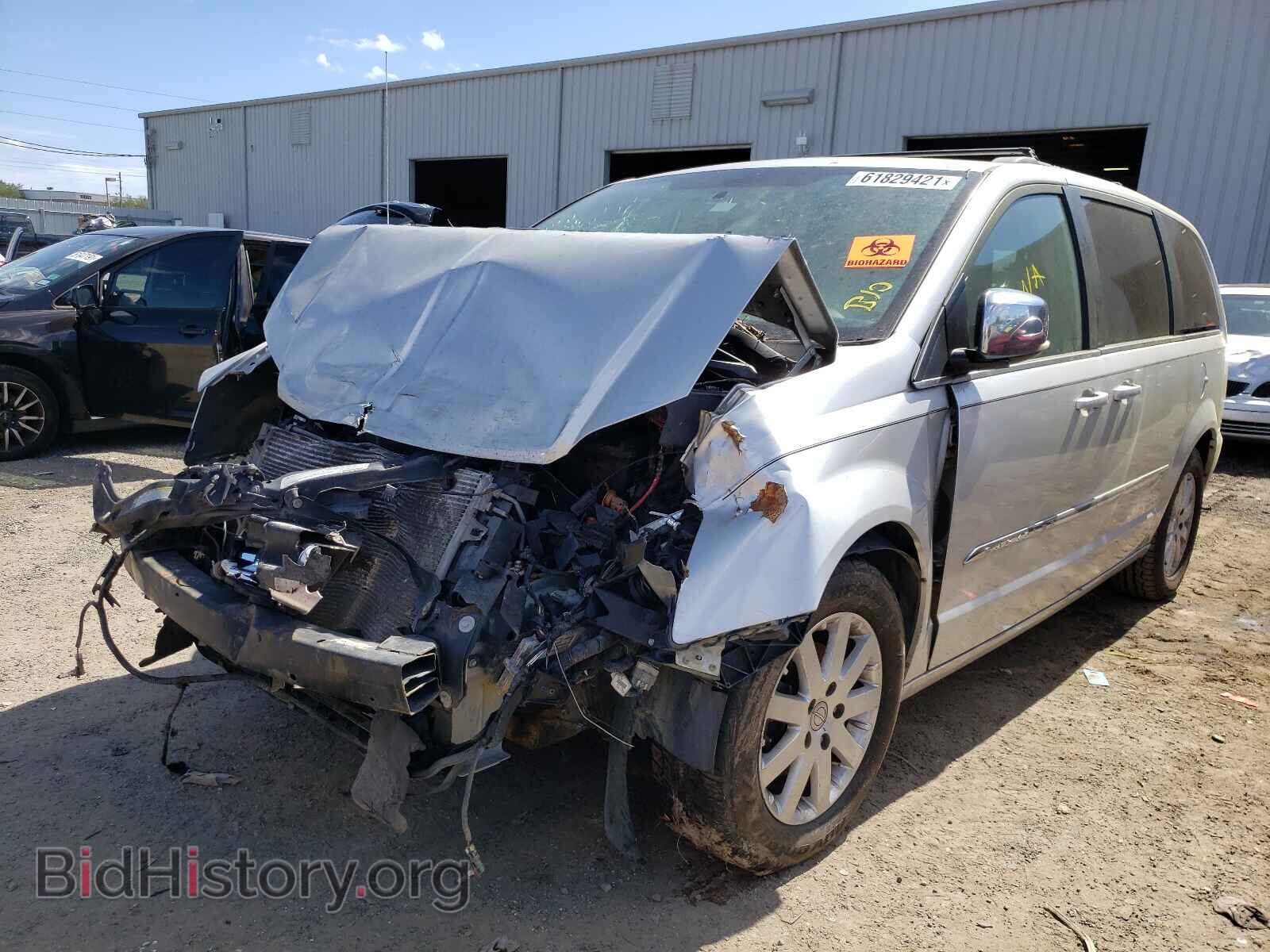 2011 CHRYSLER MINIVAN - VIN: 2A4RR8DG4BR759692 - Photo 2