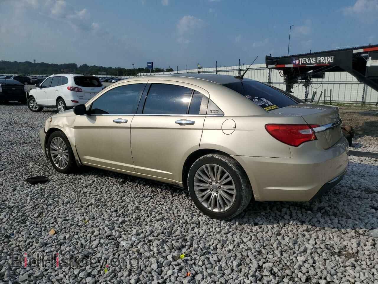 2011 CHRYSLER 200 - VIN: 1C3BC2FG9BN505819 - Фото 2