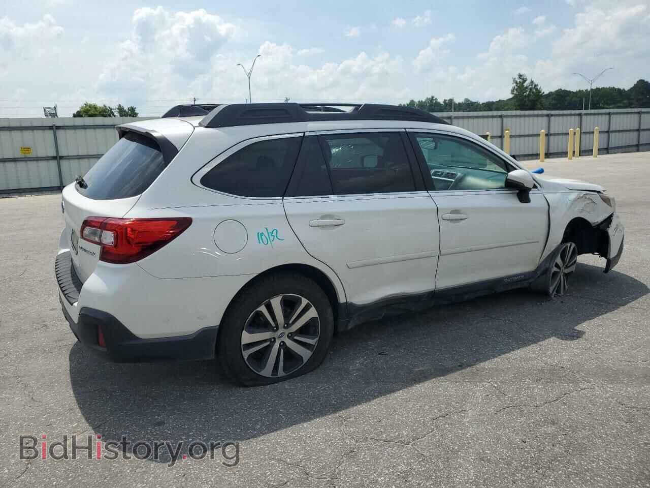 2018 SUBARU OUTBACK - VIN: 4S4BSANC5J3377995 - Фото 3