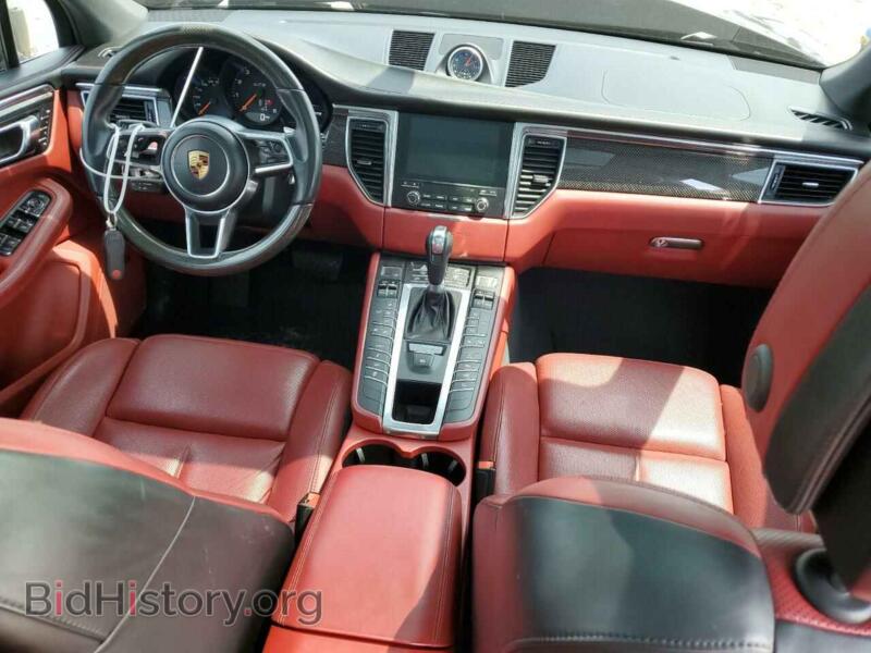 2017 Porsche MACAN (VIN WP1AG2A55HLB55805) — фото 8 из 12