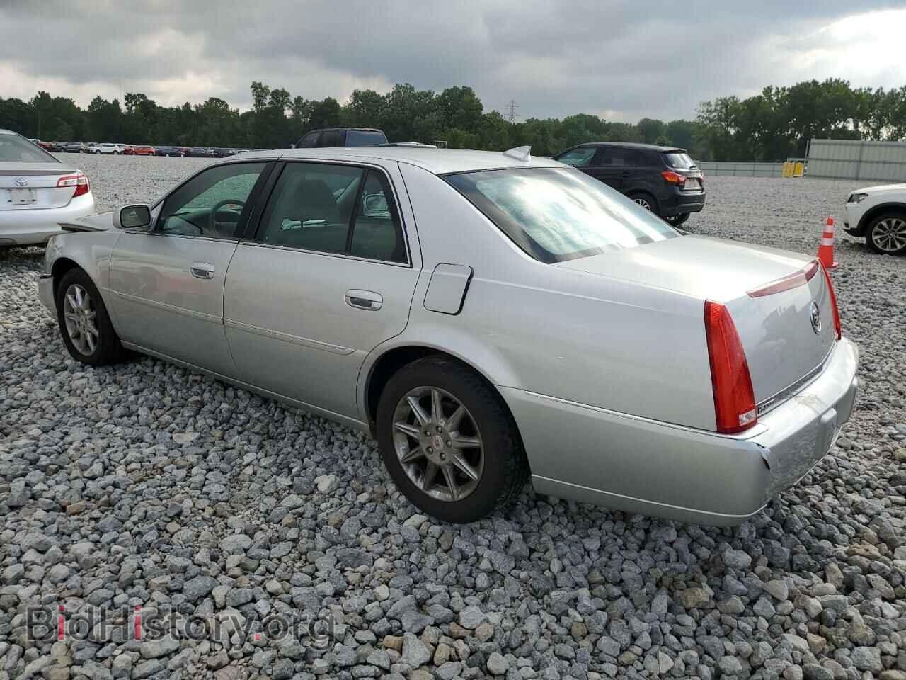 2011 CADILLAC DTS - VIN: 1G6KD5E67BU123137 - Фото 2