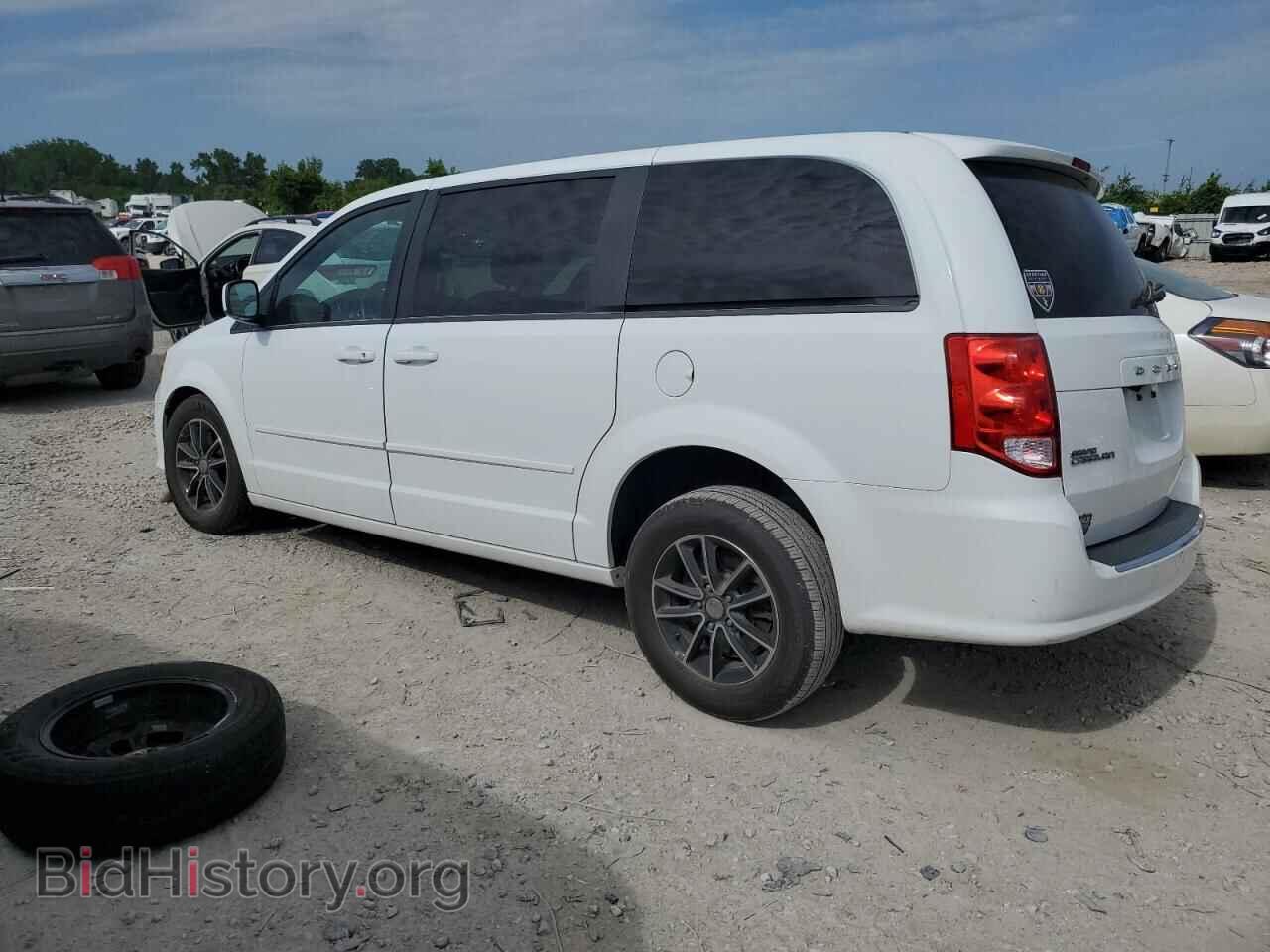 2017 DODGE CARAVAN - VIN: 2C4RDGEG2HR741018 - Photo 2