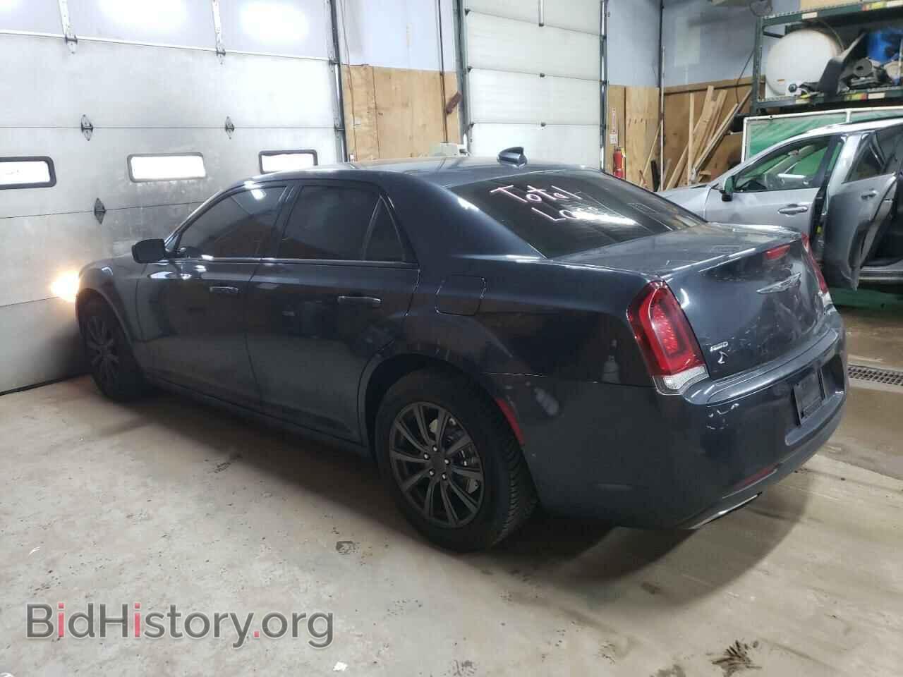 2016 CHRYSLER 300 - VIN: 2C3CCAGG2GH298719 - Фото 2