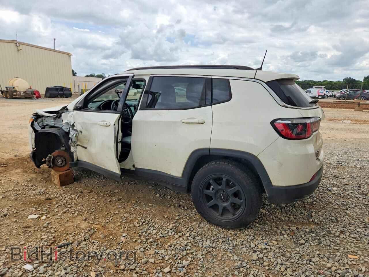 2018 JEEP COMPASS - VIN: 3C4NJDBB4JT207214 - Фото 2