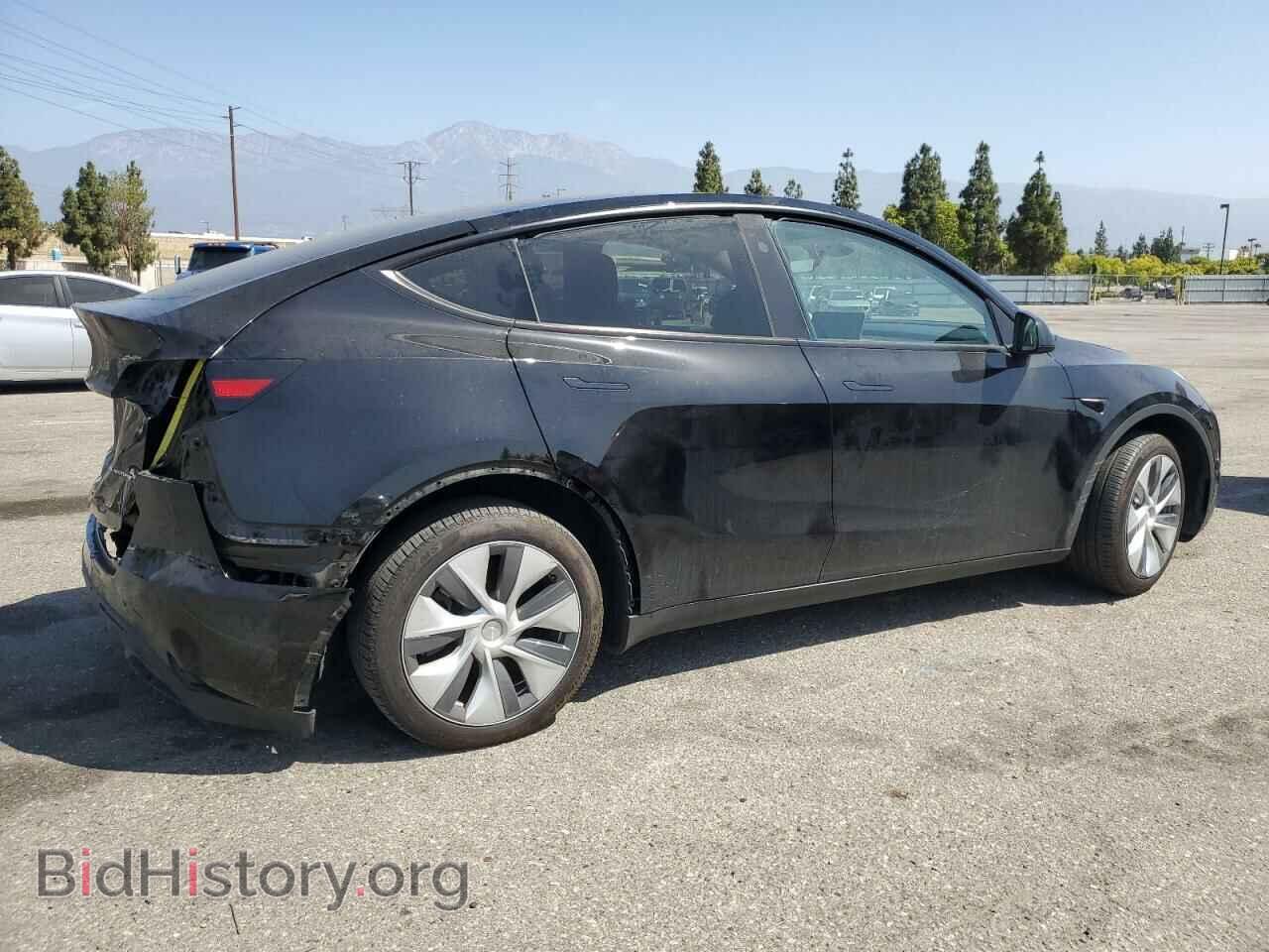 2024 TESLA MODEL Y - VIN: 7SAYGDEE6RA219456 - Photo 3