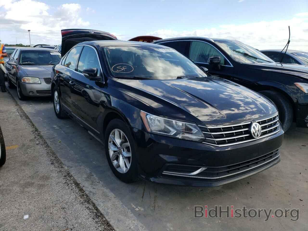 Photo 1VWAT7A32HC009884 - VOLKSWAGEN PASSAT 2017