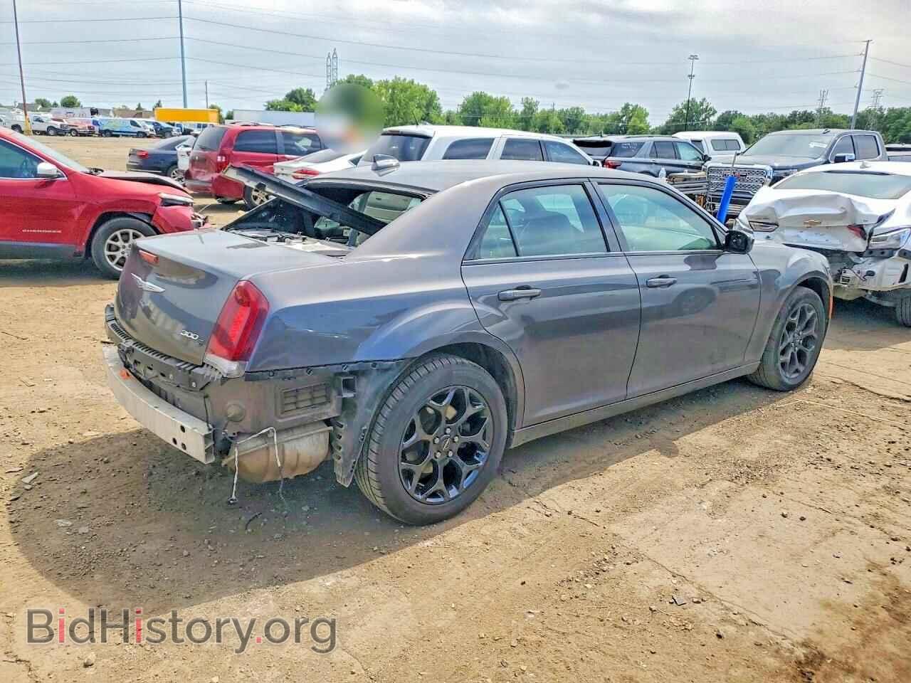 2019 CHRYSLER 300 - VIN: 2C3CCAGG3KH640588 - Photo 3