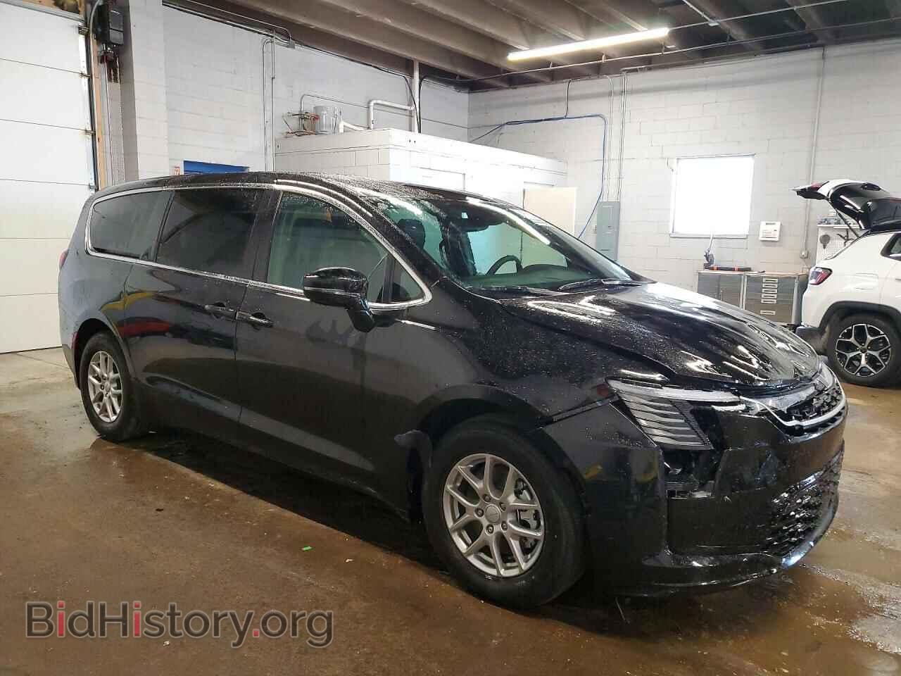 2027 CHRYSLER PACIFICA - VIN: 2C4RC1BG2VR576698 - Photo 4