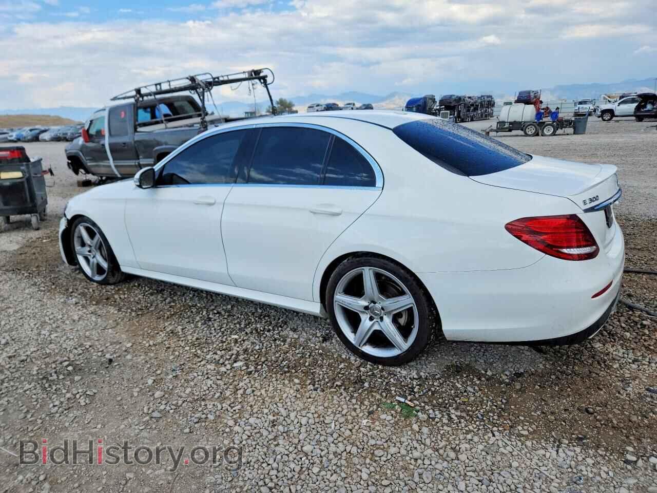 2017 MERCEDES-BENZ E-CLASS - VIN: WDDZF4KB2HA082109 - Фото 2