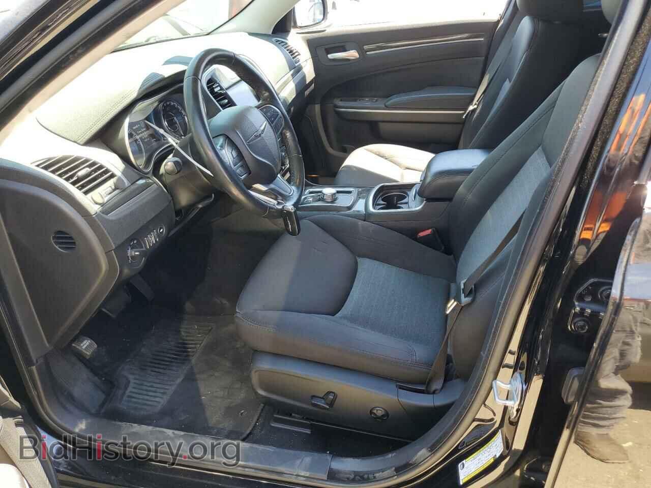 2019 CHRYSLER 300 - VIN: 2C3CCAAG1KH601460 - Фото 7