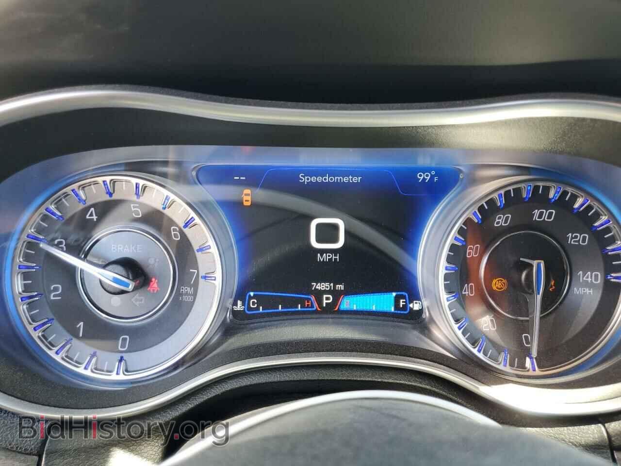 2019 CHRYSLER 300 - VIN: 2C3CCAAG1KH601460 - Фото 9