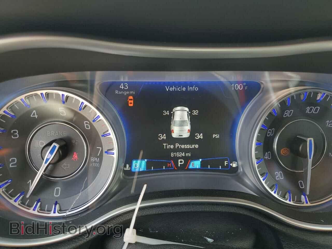 2016 CHRYSLER 300 - VIN: 2C3CCAAG2GH190559 - Фото 9