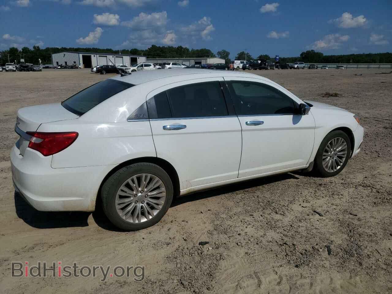 2013 CHRYSLER 200 - VIN: 1C3CCBCG3DN654402 - Фото 3