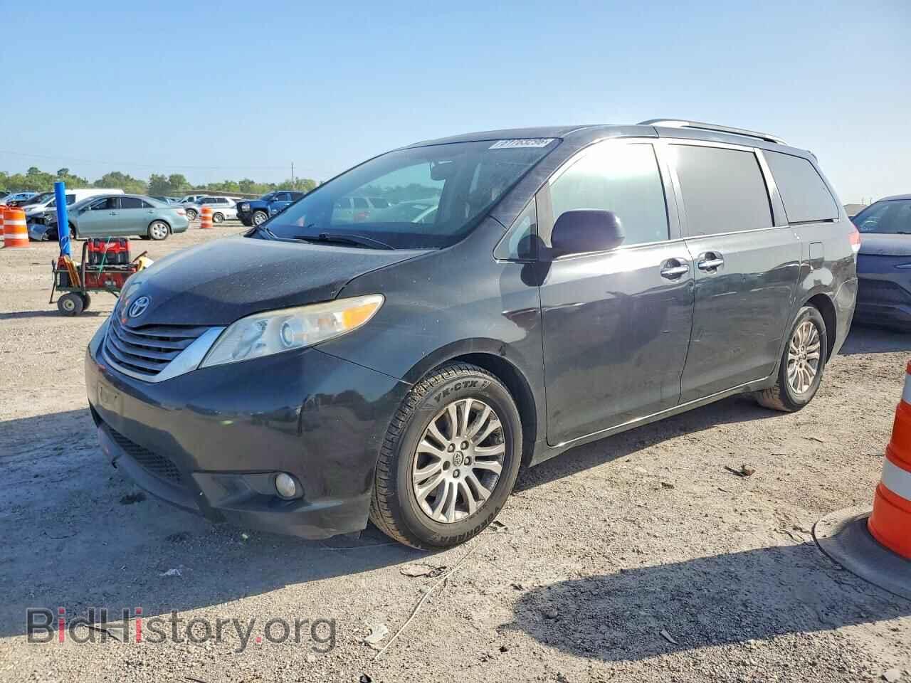 Фотография 5TDYK3DC2BS061045 - TOYOTA SIENNA 2011