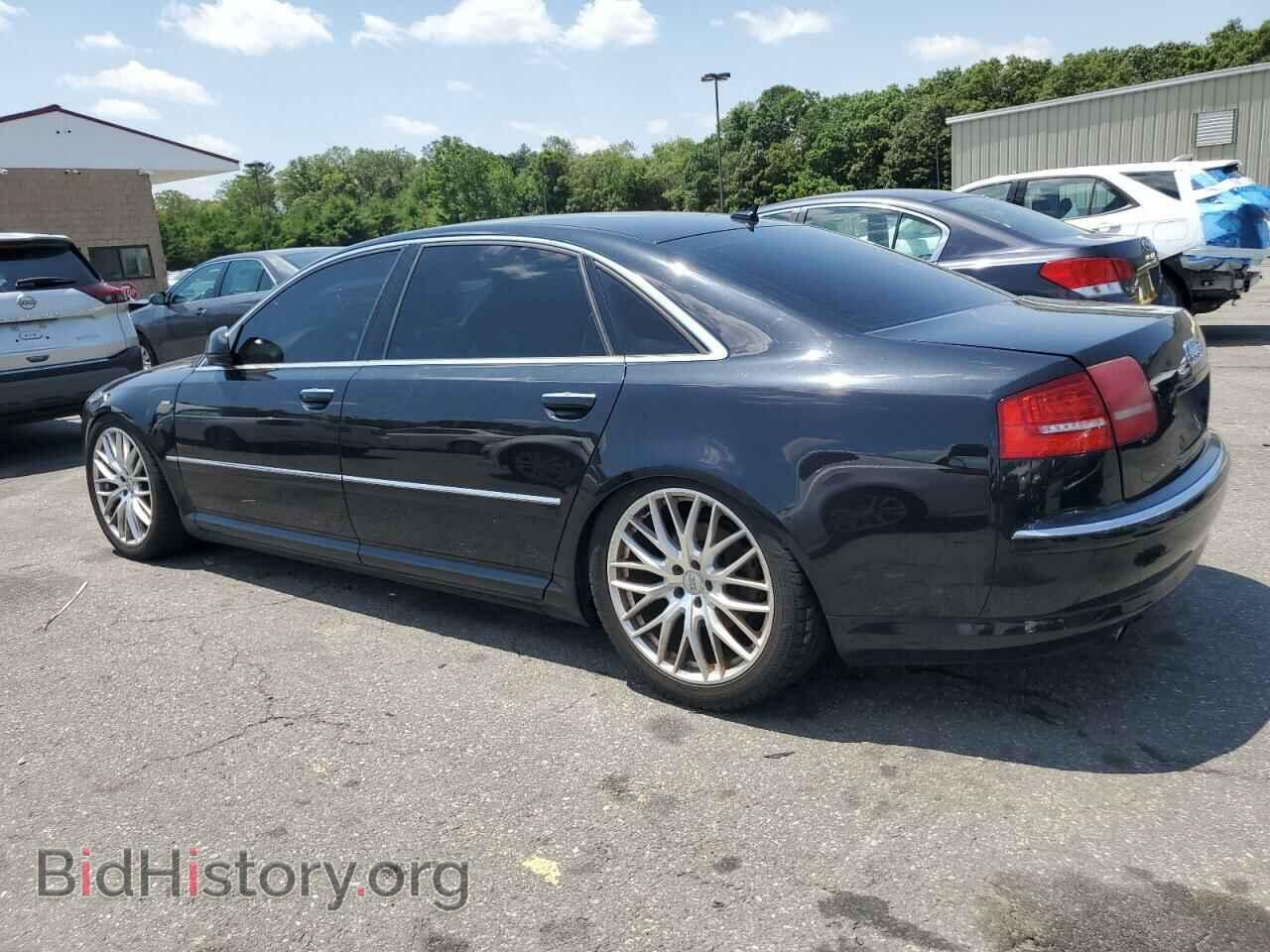 2010 AUDI A8 - VIN: WAURVAFA2AN007502 - Photo 2