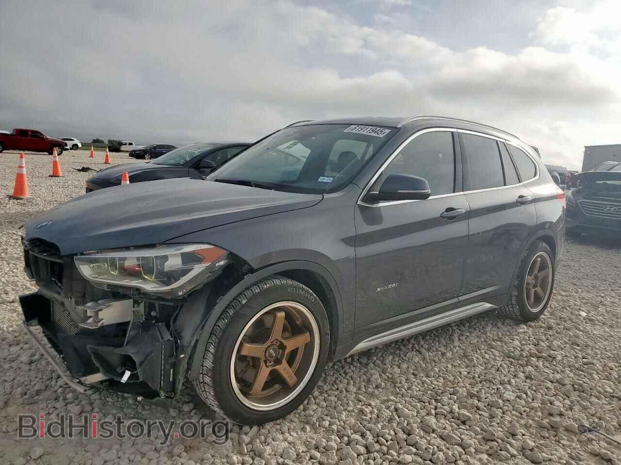 Photo WBXHT3C38H5F73671 - BMW X1 2017