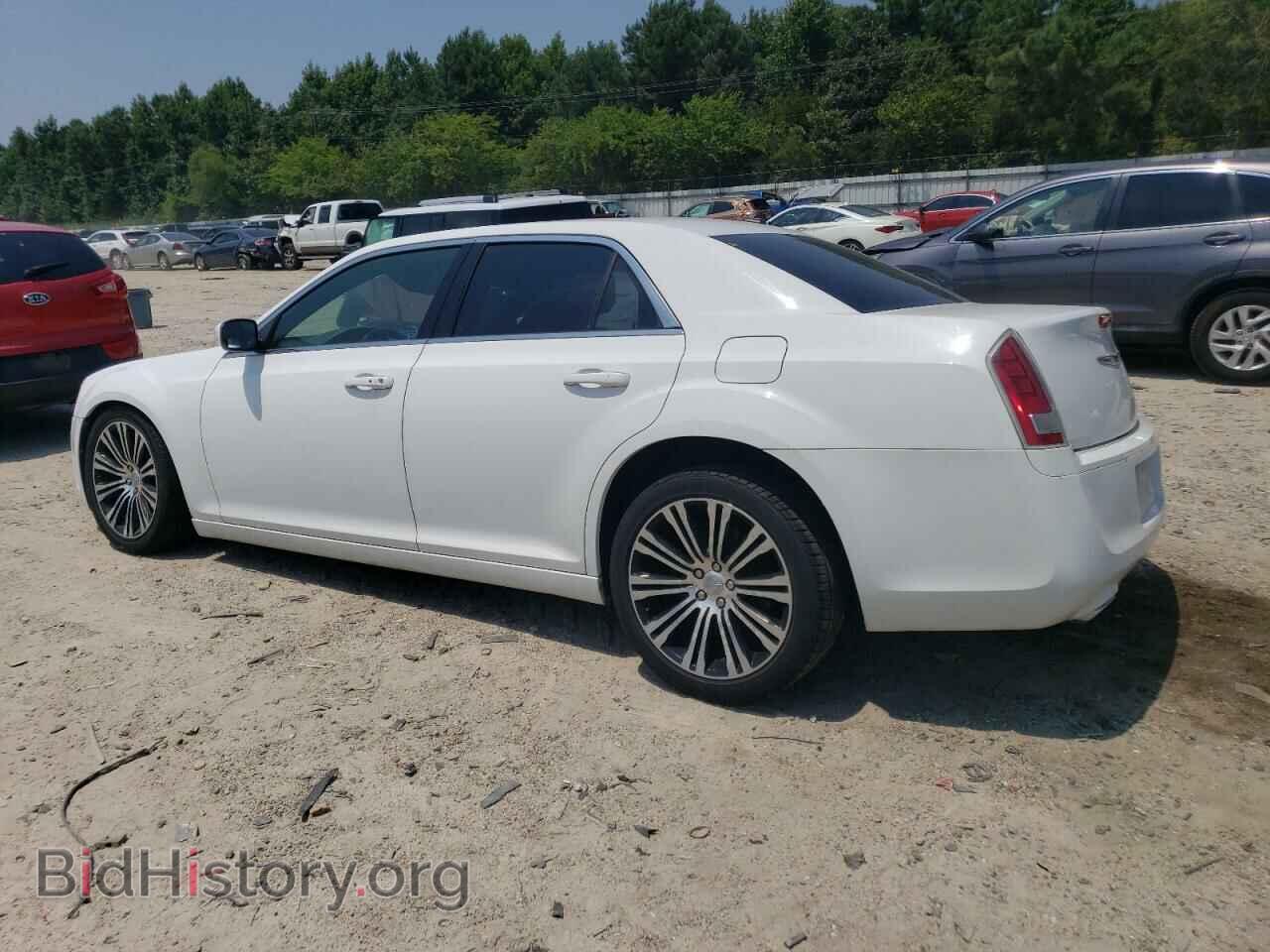 2013 CHRYSLER 300 - VIN: 2C3CCABG9DH596252 - Фото 2