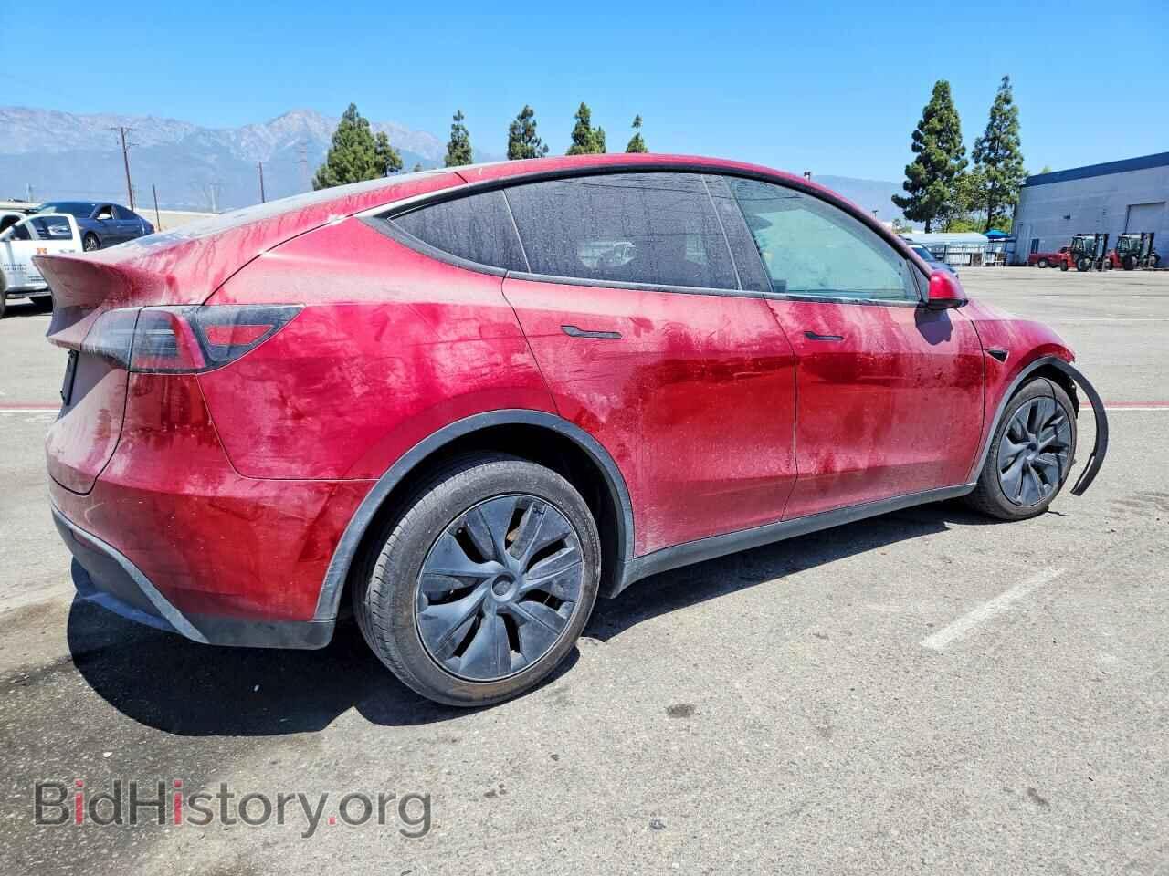 2024 TESLA MODEL Y - VIN: 7SAYGDEDXRF193356 - Photo 3