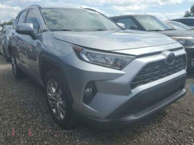 2020 Toyota RAV4 RAV4 XLE P, серебристый — VIN 2T3C1RFV3LC060650, Copart