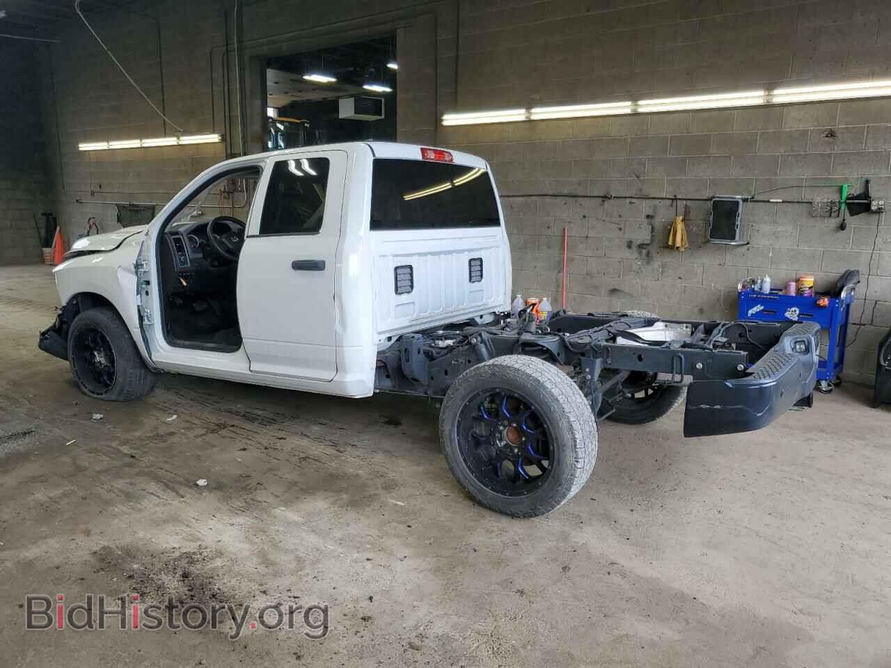 2018 RAM 1500 - VIN: 1C6RR6FG3JS256215 - Фото 2