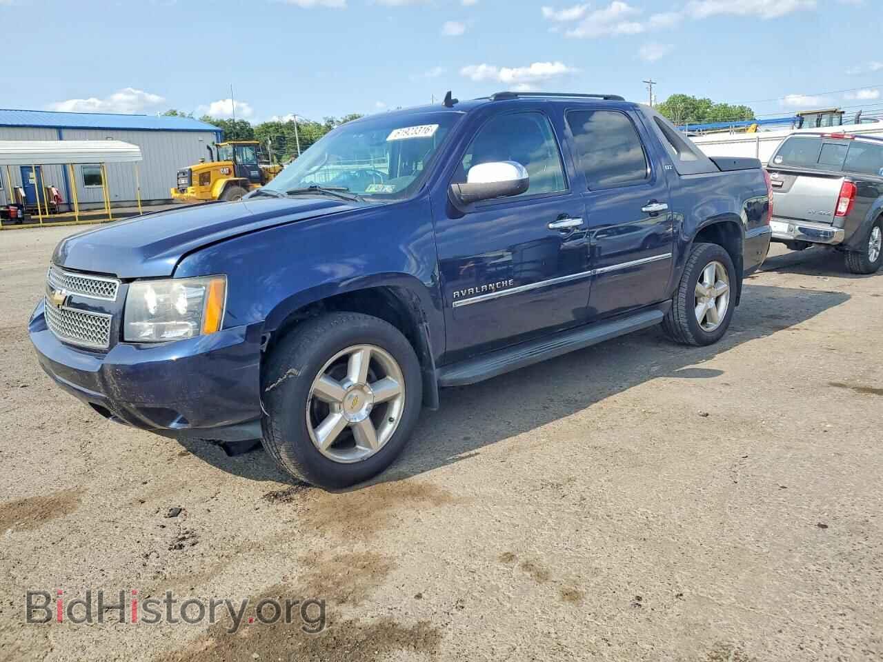 Photo 3GNVKGE00AG115235 - CHEVROLET AVALANCHE 2010