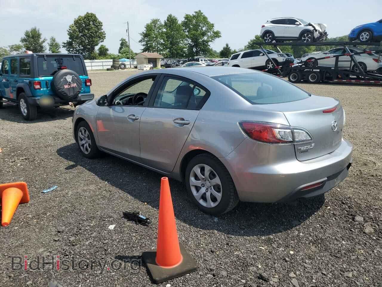 2011 MAZDA 3 - VIN: JM1BL1UG3B1465415 - Photo 2