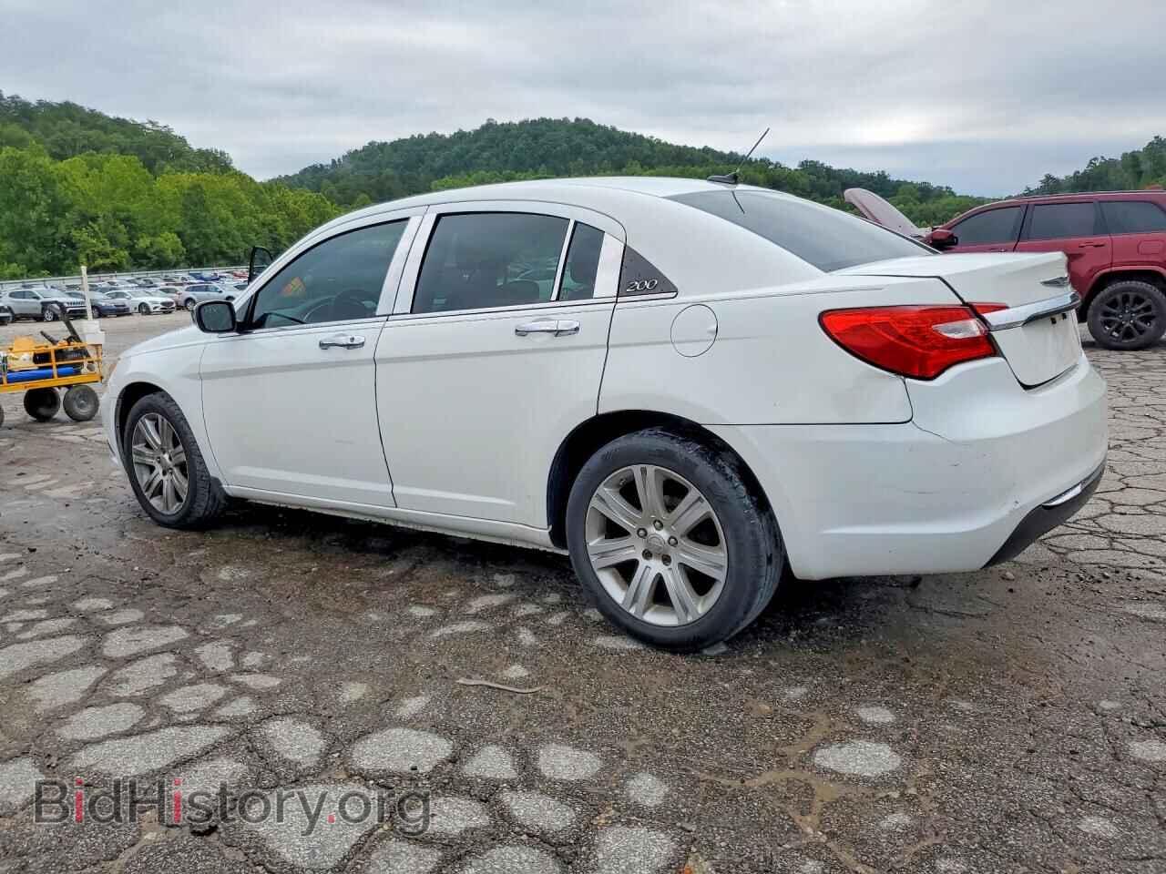 2013 CHRYSLER 200 - VIN: 1C3CCBAB1DN762122 - Photo 2