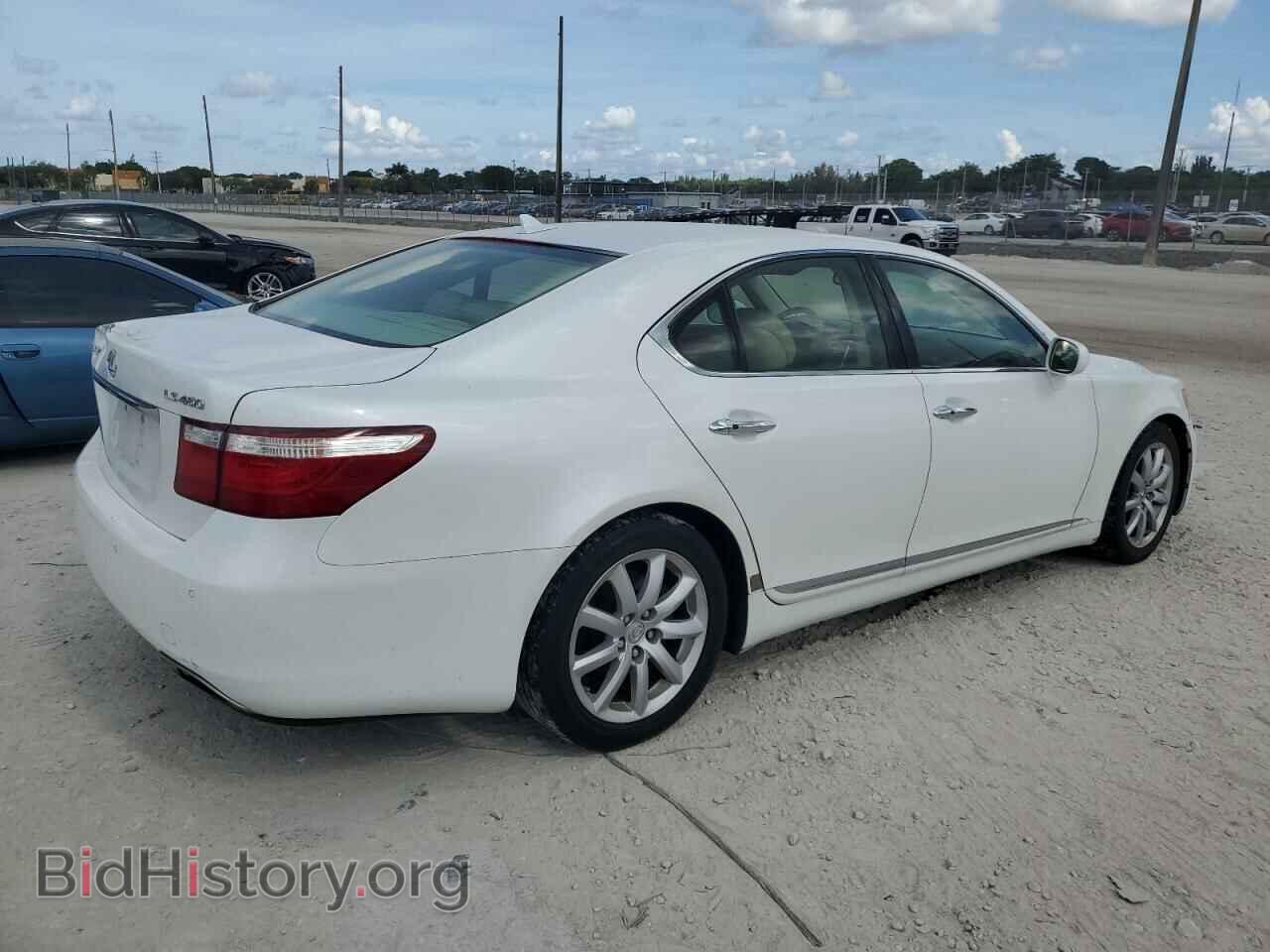 2007 LEXUS LS460 - VIN: JTHBL46F275038229 - Photo 3