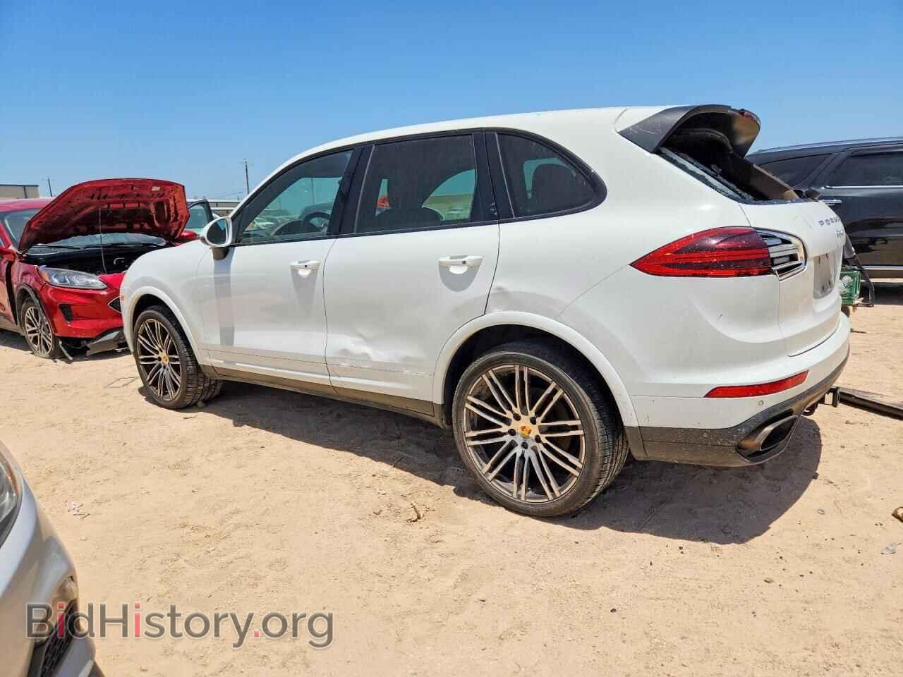 2017 PORSCHE CAYENNE - VIN: WP1AA2A23HKA82320 - Фото 2