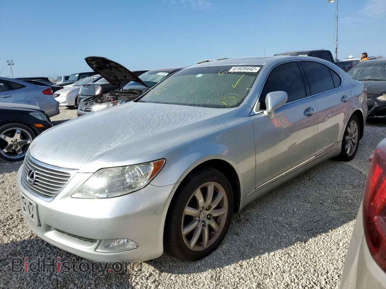 2009 LEXUS LS460 - VIN: JTHCL46F995003081 - Photo 2