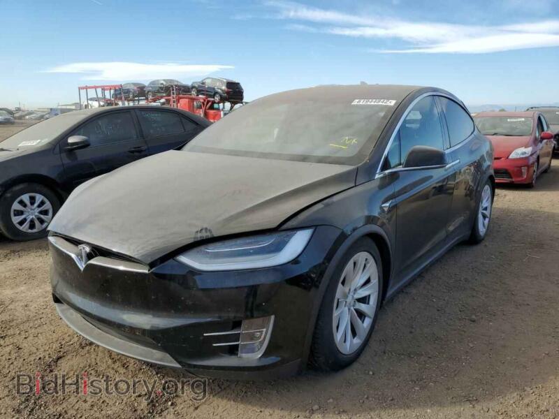 2020 Tesla MODEL X (VIN 5YJXCAE22LF306791) — фото 2 из 10