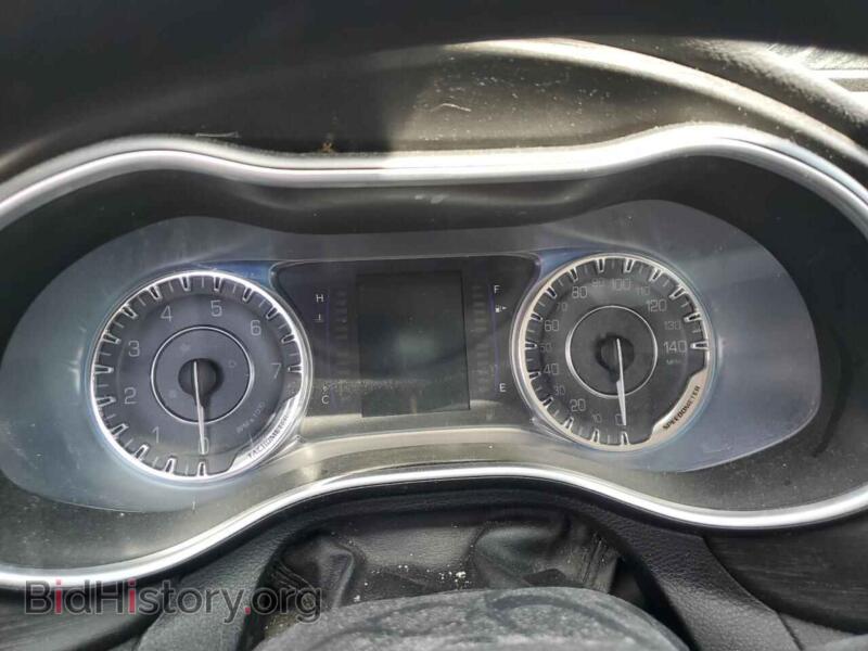 2016 Chrysler 200 (VIN 1C3CCCAB1GN171086) — photo 9 of 13
