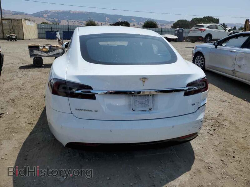 2016 Tesla MODEL S (VIN 5YJSA1E13GF151472) — фото 6 из 12