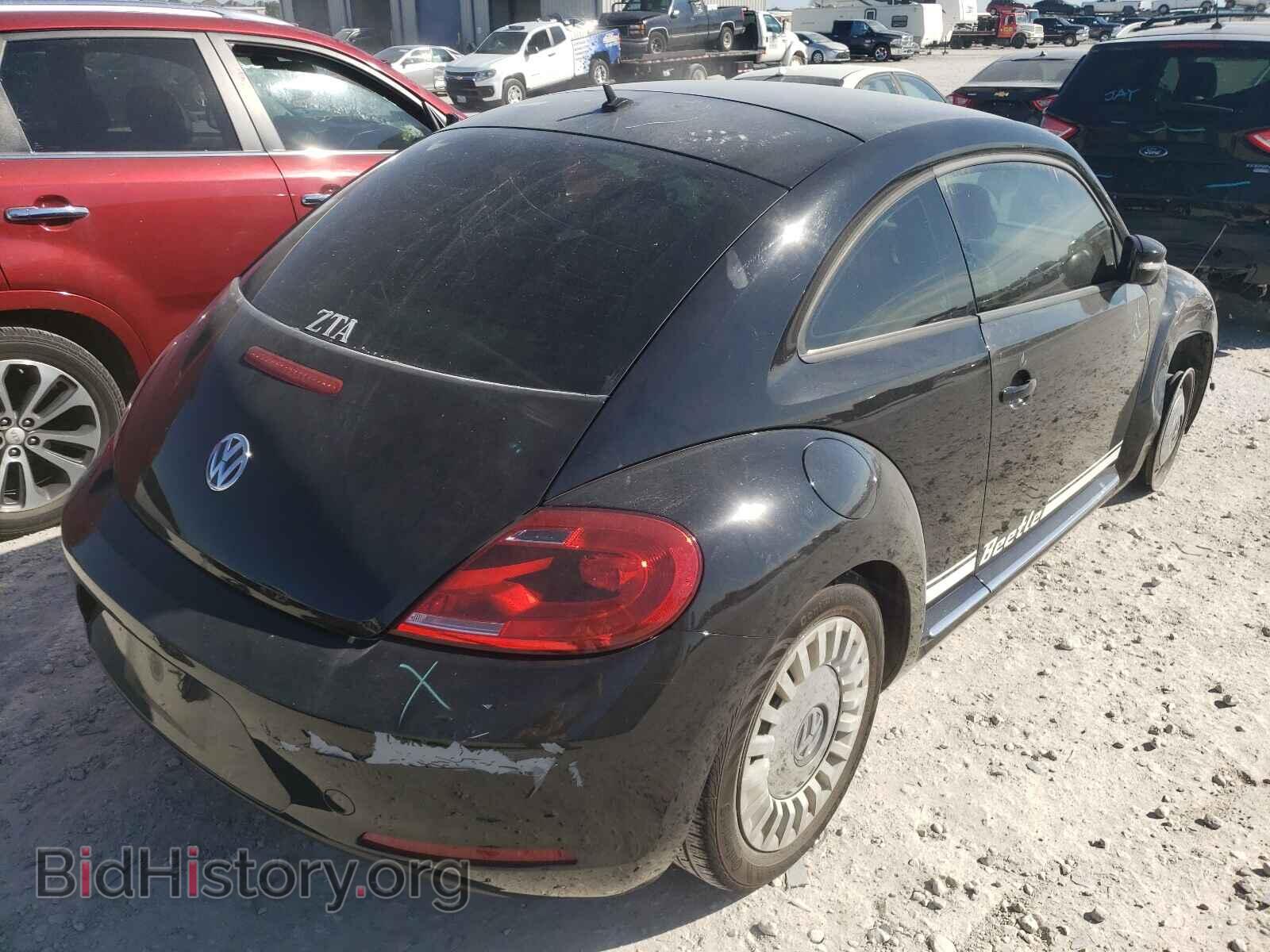 2013 VOLKSWAGEN BEETLE - VIN: 3VWJP7AT3DM683572 - Фото 4
