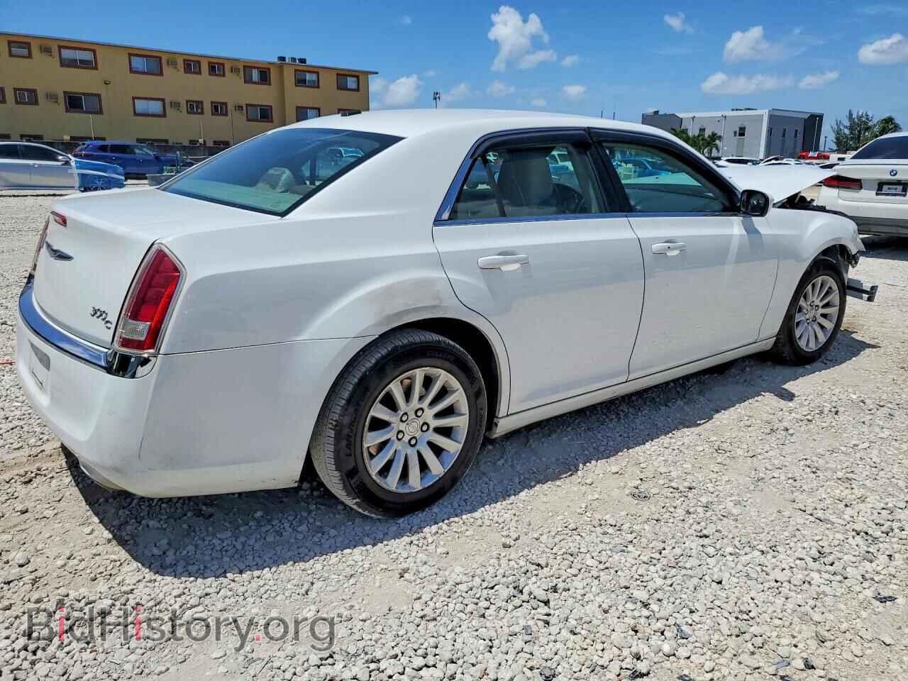 2014 Chrysler 300 (VIN 2C3CCAAG1EH127658) — photo 3 of 13