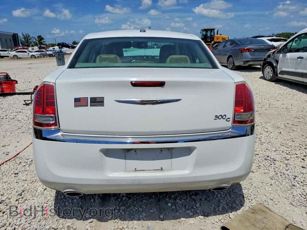 2014 Chrysler 300 (VIN 2C3CCAAG1EH127658) — photo 6 of 13
