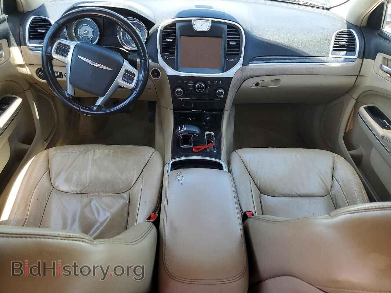 2014 Chrysler 300 (VIN 2C3CCAAG1EH127658) — photo 8 of 13