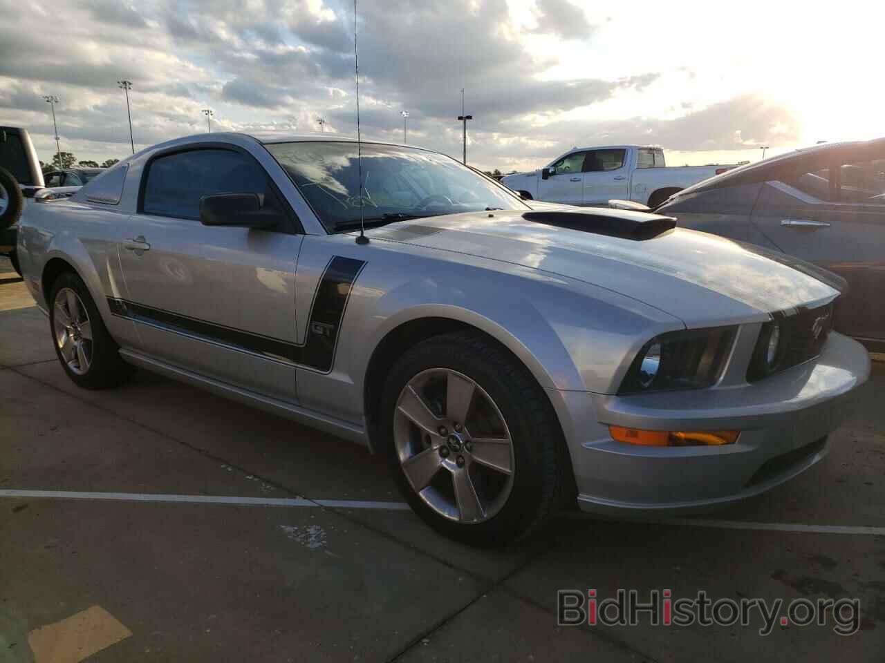 Photo 1ZVFT82H675236150 - FORD MUSTANG 2007