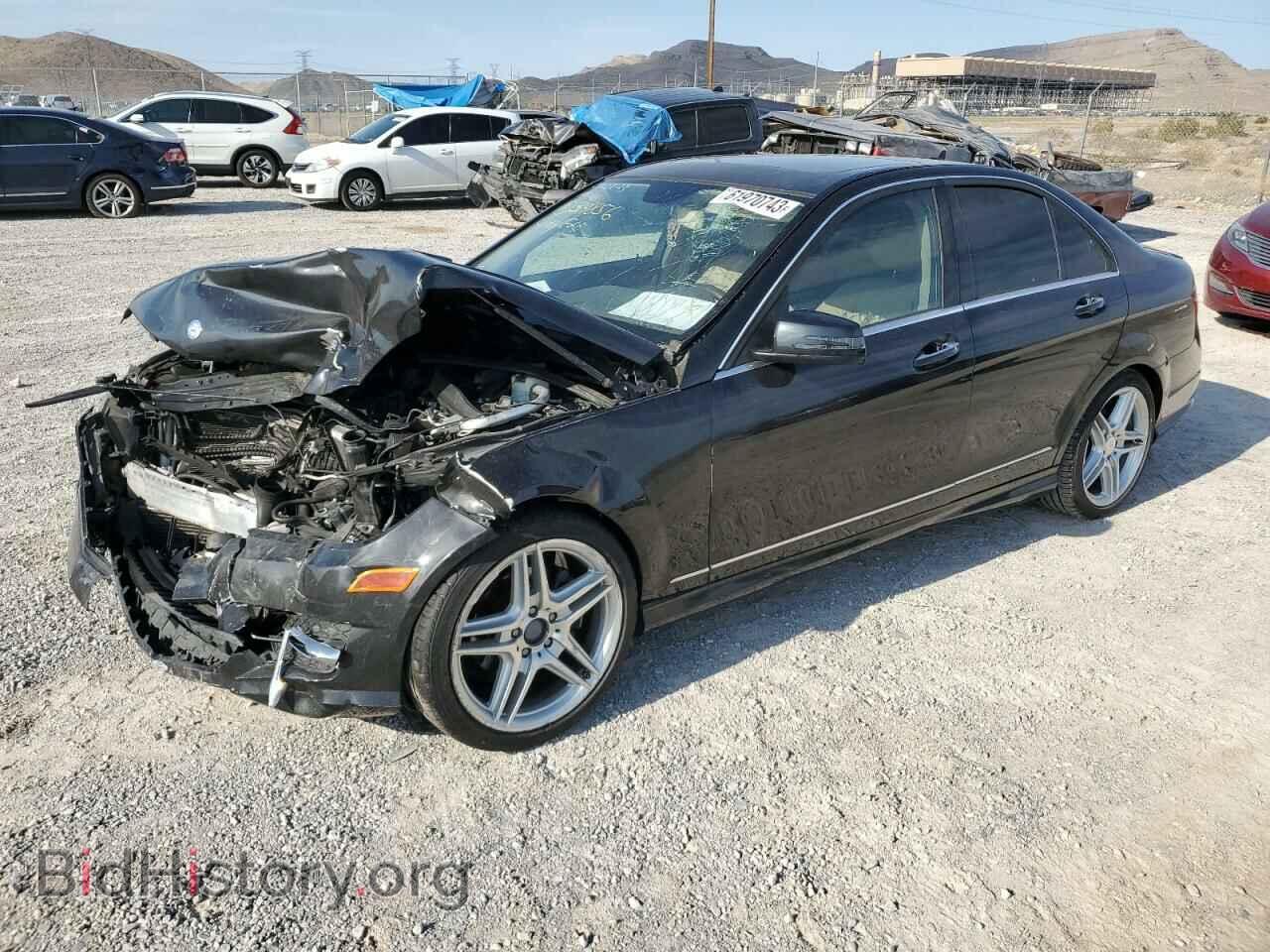 Photo WDDGF4HB2DA802310 - MERCEDES-BENZ C-CLASS 2013