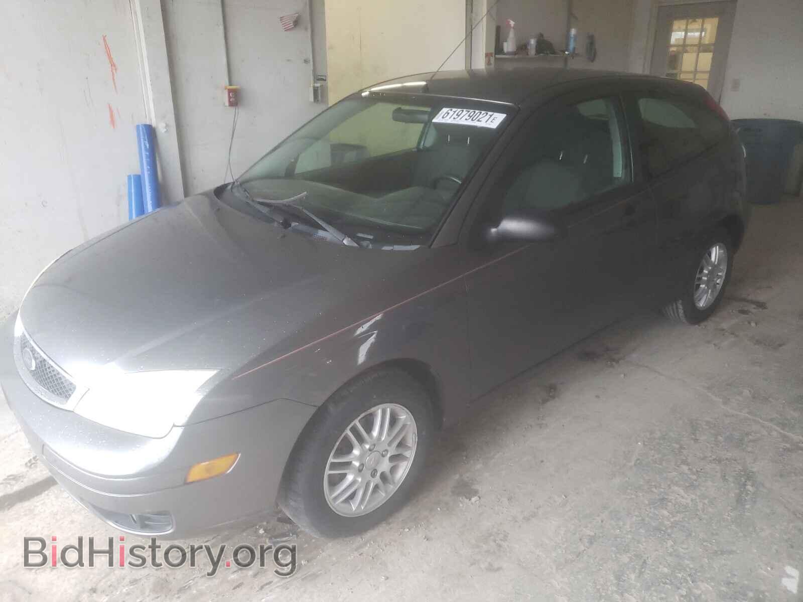 2007 FORD FOCUS - VIN: 1FAHP31N07W166980 - Фото 2