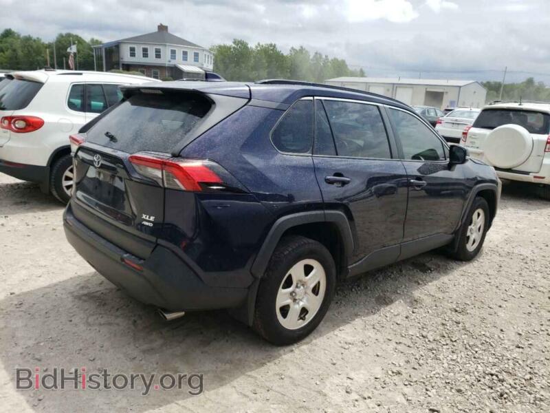 2020 Toyota RAV4 (VIN JTMP1RFV1LD057999) — фото 3 из 13