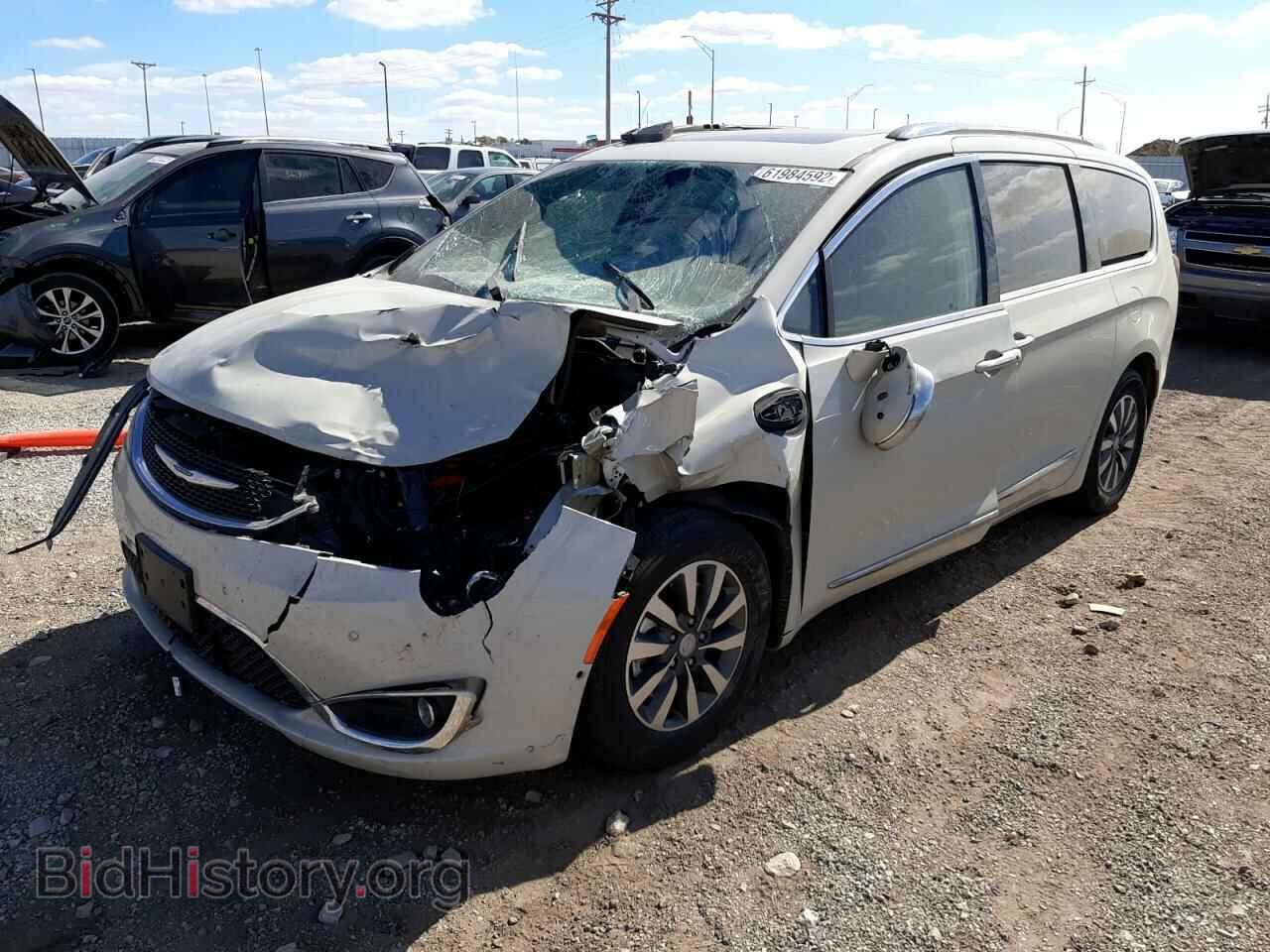 2020 CHRYSLER PACIFICA - VIN: 2C4RC1N70LR263626 - Photo 2