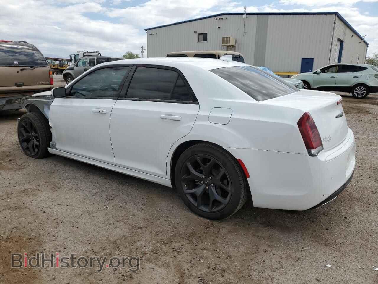 2021 CHRYSLER 300 - VIN: 2C3CCAAG1MH669101 - Фото 2